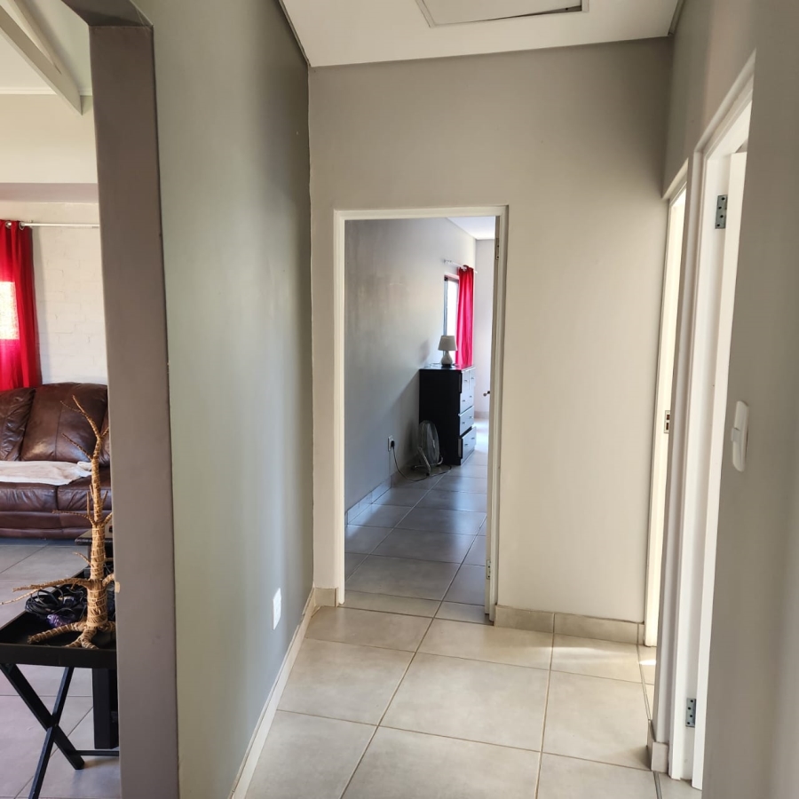 To Let 3 Bedroom Property for Rent in Van Der Hoff Park North West